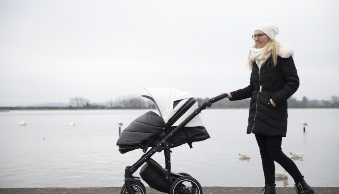 How to avoid back pain when pushing a pushchair